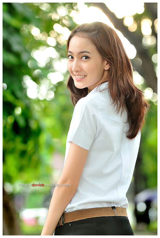 น้องแต้ว ณฐพร .... ใสๆ ในชุดนิสิตจุฬา