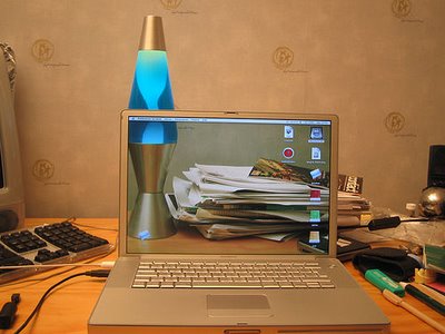 จอคอมพิวเตอร์ เวอร์ชั่นโปร่งแสง