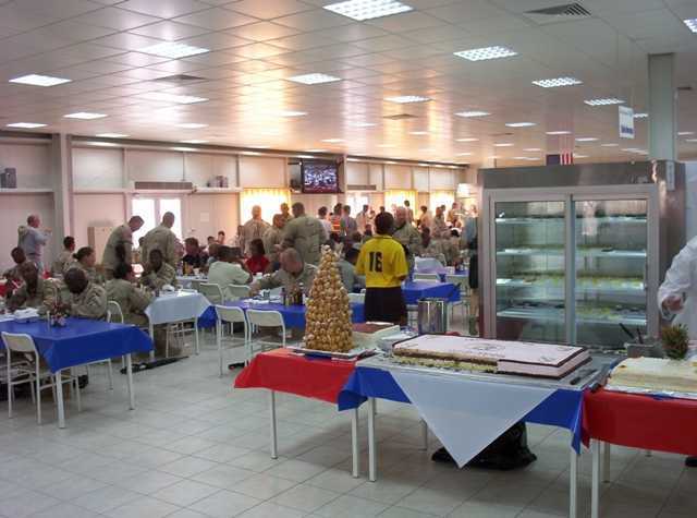 โรงอาหารของกองทัพสหรัฐในอิรัก(2)  