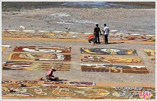๏~* The world’s largest sand carpet *~๏