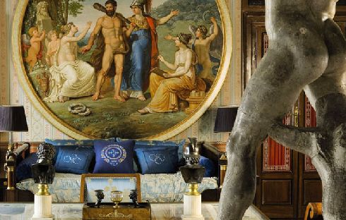 **The house of Versace: Neo-classical Art Brilliance**