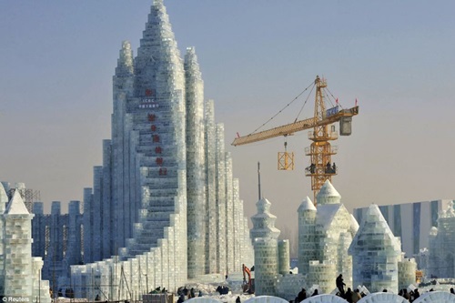 จีนสร้างปราสาทน้ำแข็ง เหมือนการ์ตูน Frozen