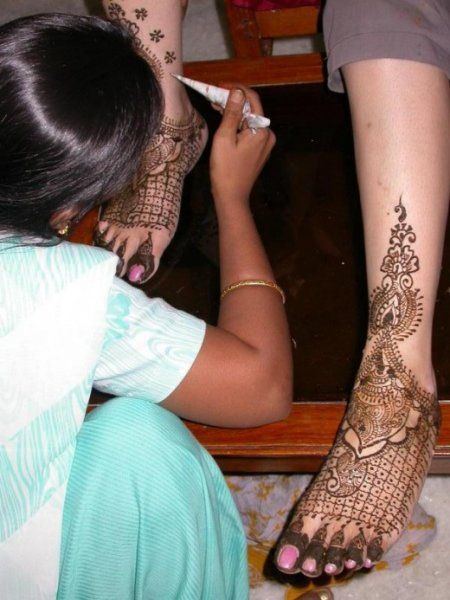 Henna ศิลปะการเพ้นท์ แบบอินเดีย