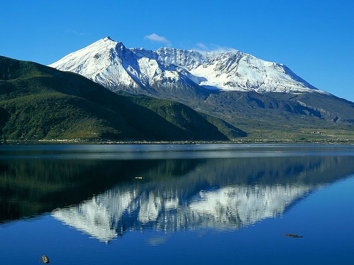 Mount St Helens and Spirit Lake Washington