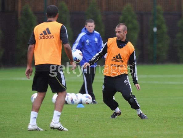 ประมวลภาพ Raul Meireles