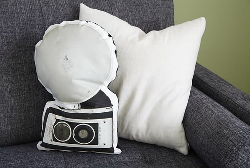 ของแต่งบ้านกับหมอนอิง Vintage Camera Pillows