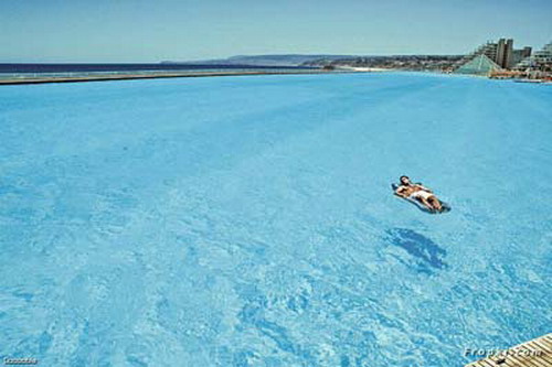 สระว่ายน้ำใหญ่ที่สุดในโลกที่ชิลี