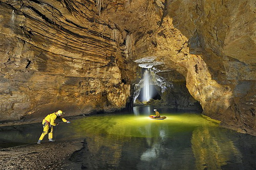 สัมผัสกับความมหัศจรรย์ของถ้ำ