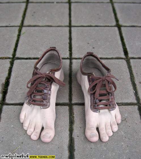 • รองเท้าแปลก เป็นคุณจะกล้าใส่ไหม? •