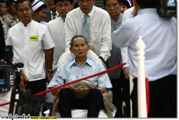 ข่าวดีของสยาม พระเจ้าอยู่หัวเสด็จสักการะพระปิยมหาราช