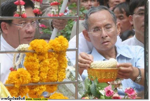 ข่าวดีของสยาม พระเจ้าอยู่หัวเสด็จสักการะพระปิยมหาราช