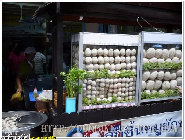 แฉ! ร้านก๋วยเตี๋ยวเจ้าเล่ห์ ให้ลูกชิ้นแค่ลูกเดียว แต่คิด 85บาท!!!