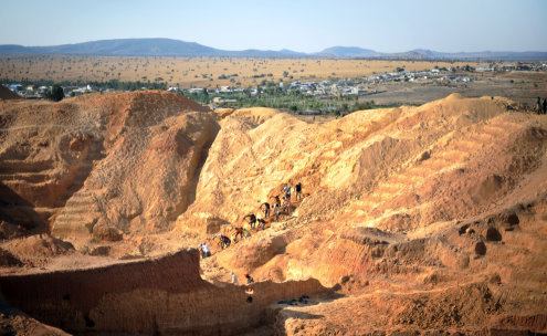 Real Life of Madagascar : Sapphire Mines