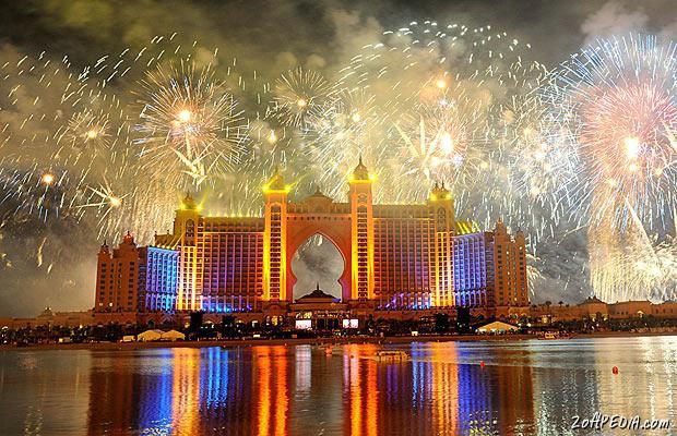 Biggest Fireworks in the History (Atlantis Hotel - Dubai)