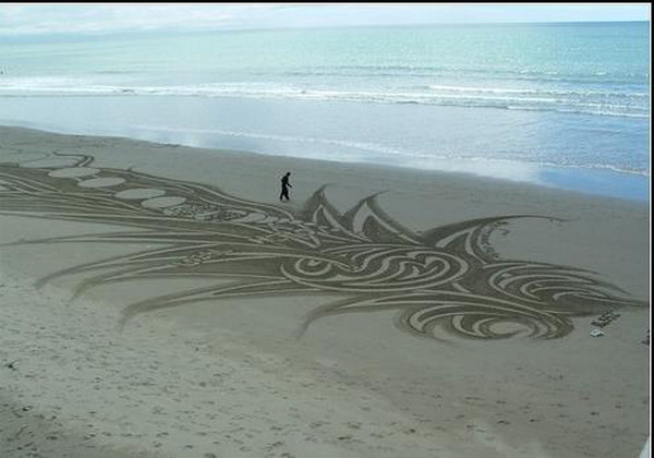 สุดยอด..ศิลปะบนพื้นทราย