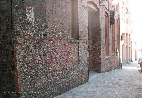 GuM WaLL ~ กำแพงหมากฝรั่ง??!! (2)