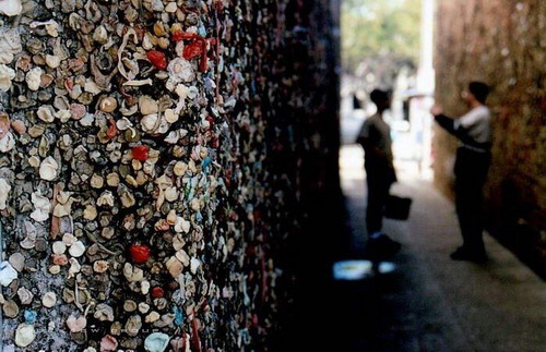 GuM WaLL ~ กำแพงหมากฝรั่ง??!! (2)