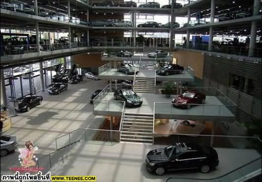 Worlds Largest Mercedes Showroom