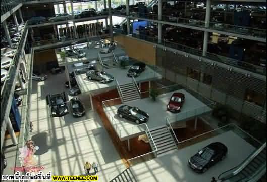 Worlds Largest Mercedes Showroom