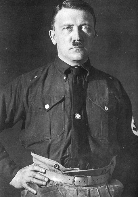 อดอล์ฟ ฮิตเลอร์ ผู้นำนาซีเยอรมัน ผู้นำแนวคิด ชาตินิยมมาสู่เยอรมัน