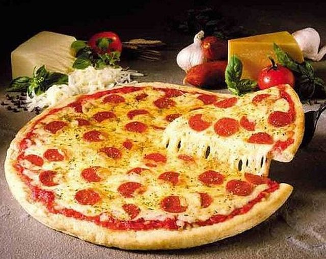 Pizza สักถาดก่อนนอน