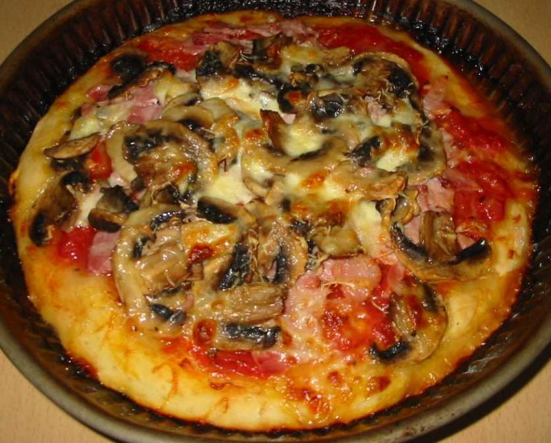 Pizza สักถาดก่อนนอน