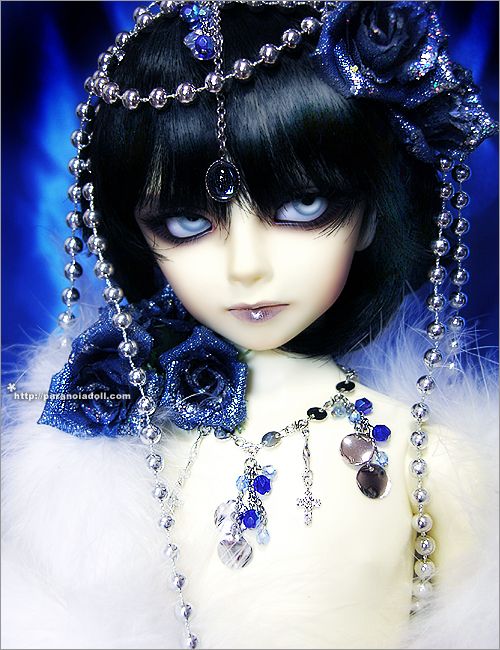 GOthiC  dOLL