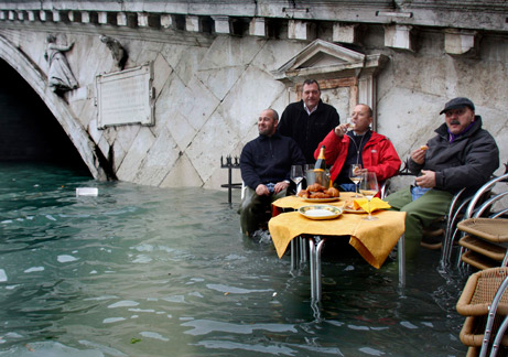 //Photographs of Venice Floods //