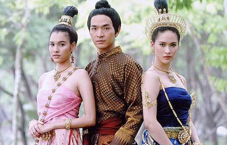 ดาราละครคู่ ชาย-หญิง ใส่ชุดไทยโบราณ