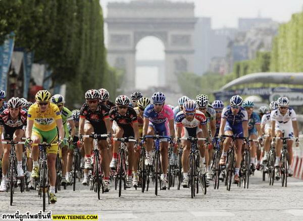 champs elysees paris (ถนนชองป์เซลิเซ่)