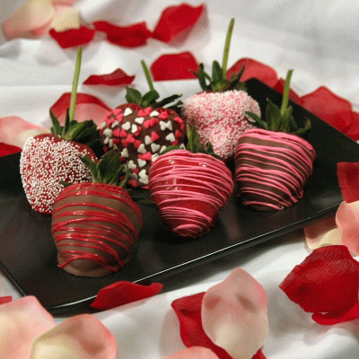Strawberries Dipped in Chocolates... Yummy..