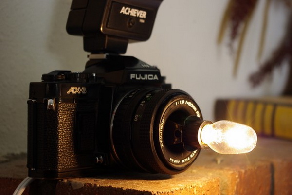 ไอเดียโคมไฟจากกล้องถ่ายรูป Fujica AX-3