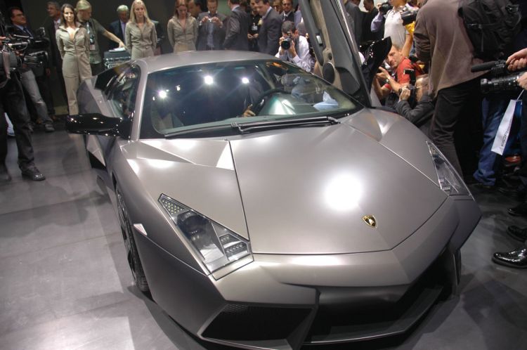 Lamborghini.. สุดยอดรถยนต์ สำหรับมหาเศรษฐี!!!