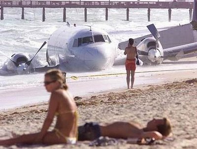 เมื่อเครื่องบินประสบอุบัติเหตุ ...