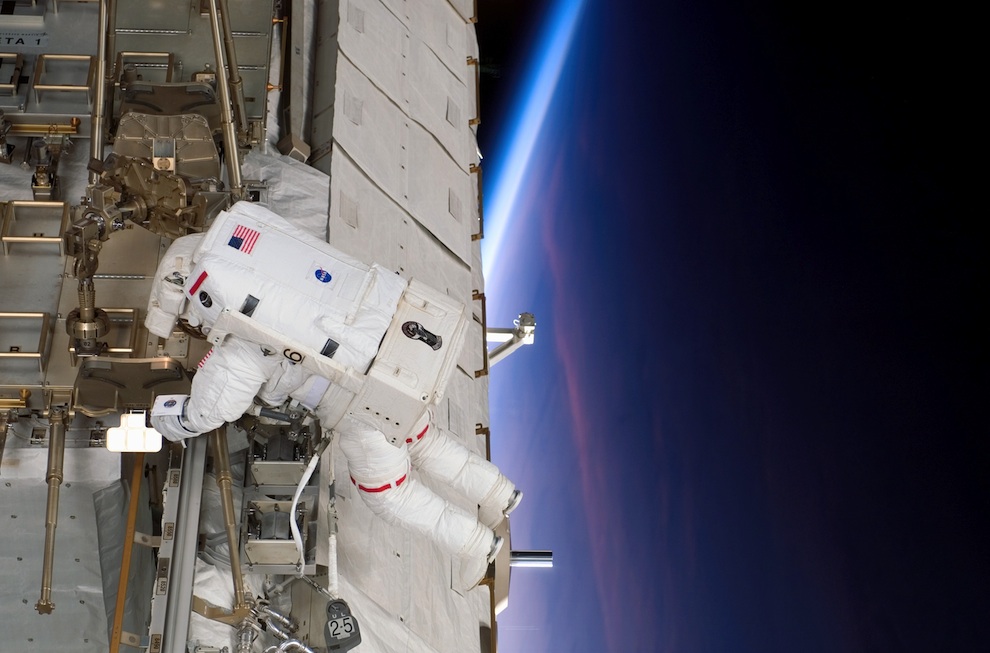 ● ภาพถ่ายจากอวกาศ Spacewalks NASA ●