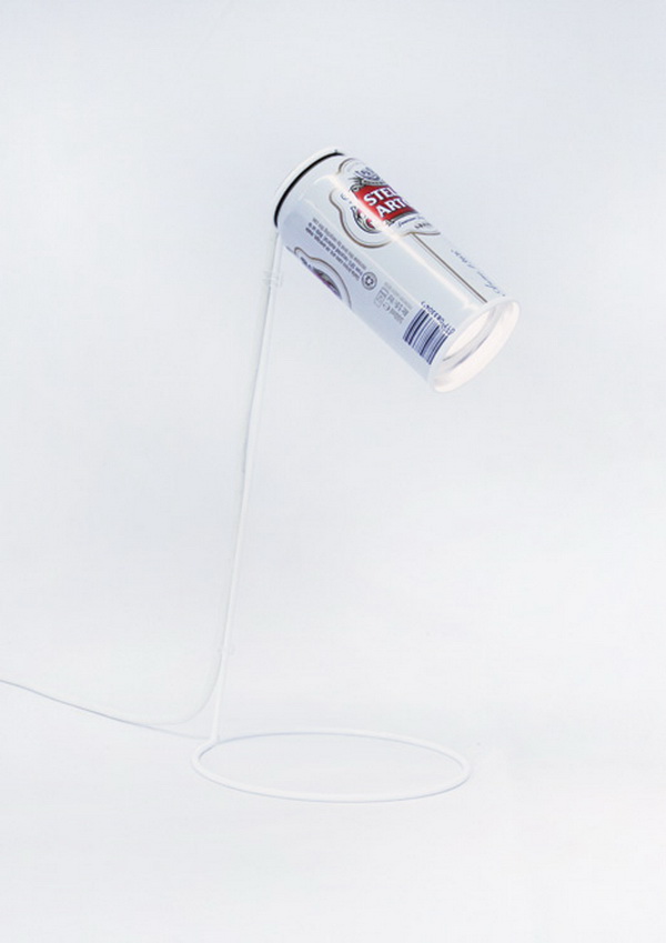 โคมไฟตั้งโต๊ะจากกระป๋องเบียร์