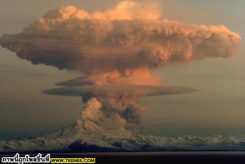 อันดับ 7 Mushroom Cloudsเมฆแบบนี้คงไม่ใช่อะไรที่จะดีเท่าไหร่ เพราะมันเกิดจากการระเบิดอย่างแรง ซึ่งโดยส่วนใหญ่จะเชื่อมโยงกับระเบิดนิวเคลียร์