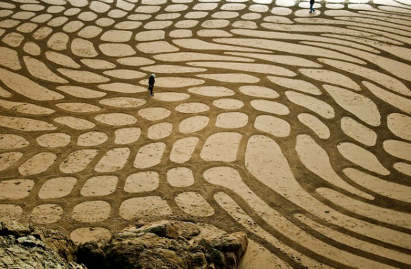 สวยมาก !!! ศิลปะบนพื้นทรายย