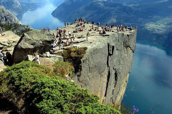 ผาสูงสุดเสียว Pulpit Rock ประเทศนอร์เวย์ 