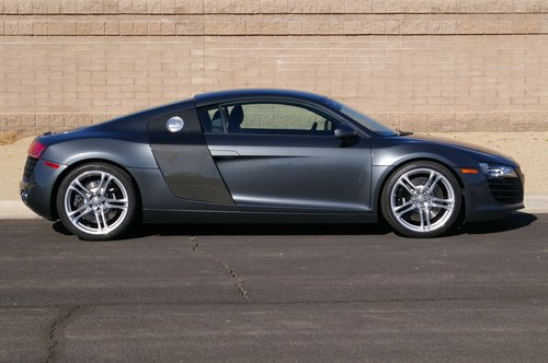 Audi R8... ไปขับเล่นสักคันไหมครับ???