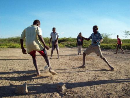 การเล่นฟุตบอลในประเทศยากจน