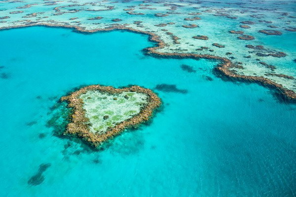เกาะที่ธรรมชาติสร้างให้เป็นรูปหัวใจ