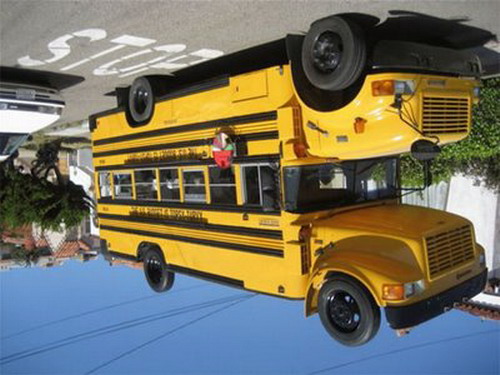 Funny Buses สีสันแห่งท้องถนน
