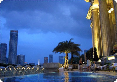 9. โรงแรม THE FULLERTON ประเทศสิงคโปร์