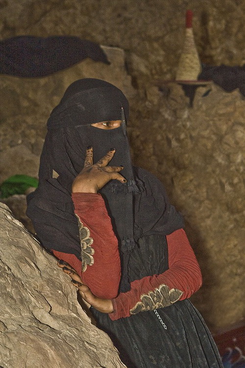 สาวแต่งแม่มดทำนา ที่เยเมน