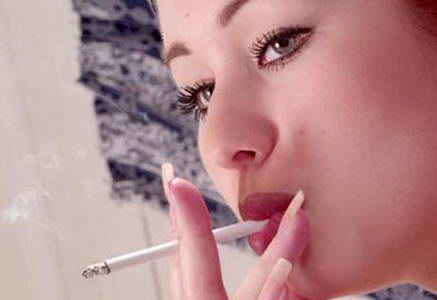อย่าสูบบุหรี่นะคุณผู้หญิง เดี๋ยวจะเป็นแบบรูปสุดท้าย 