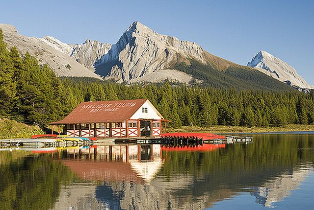 Maligne Lake Jasper National Park