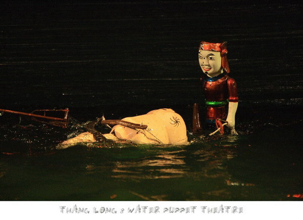 Thang Long water puppet theatre ละครหุ่นน้ำที่ฮานอย