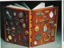 หนังสือทำจากไม้