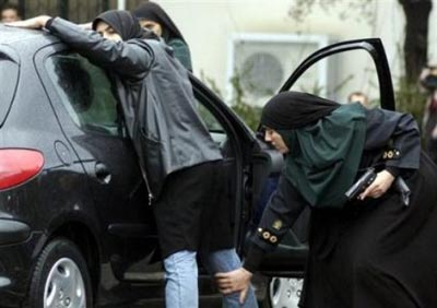ตำรวจหญิง อิหร่าน โชว์สวนสนาม